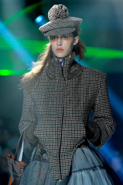 Look 24